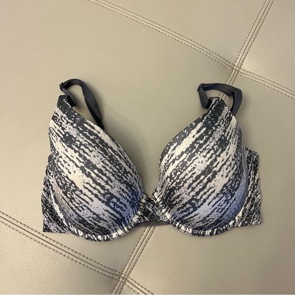 Victoria's Secret Other - Victoria’s Secret Uplift Semi Demi Bra